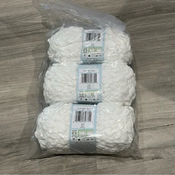 NWT Set of 3 Skeins Bernat Baby Pom Pom Yarn (3.5 oz each) White Bulky Weight #6
