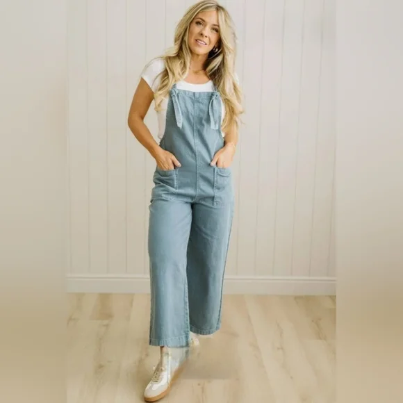 Z107 NWT Zenana Outfitters Woven Knot Strap Light Blue Denim Overalls Sm Md Lg