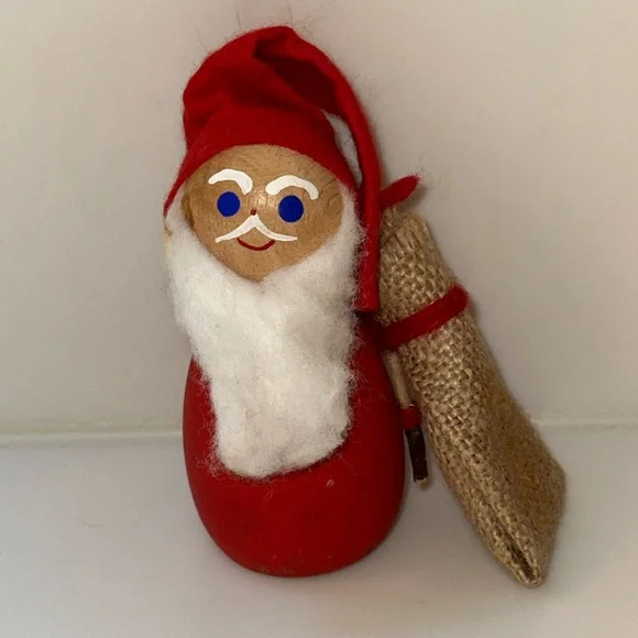 Vintage HOLBOLL Santa Claus Nisse Handmade/Hand Painted Wood with Felt & Burlap