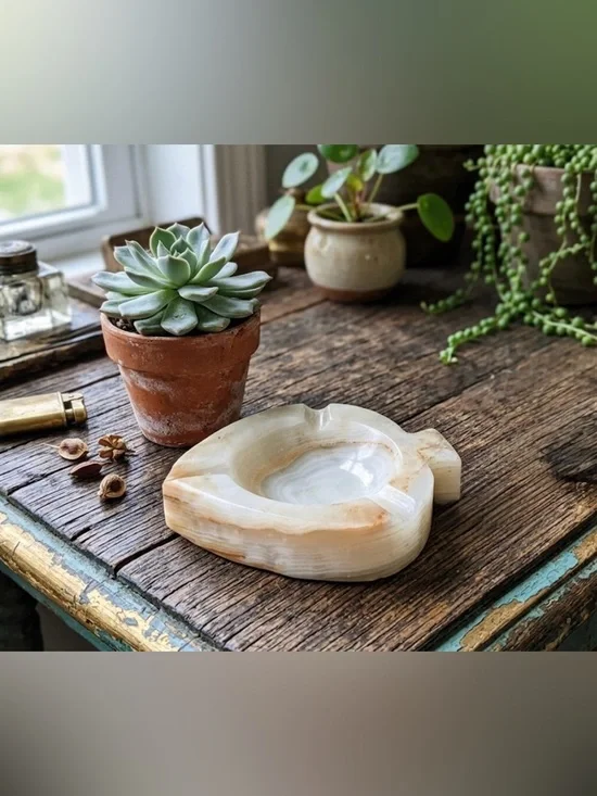 Vintage White Onyx Stone or Alabaster Ashtray Spade-Shaped Playing Card Decor