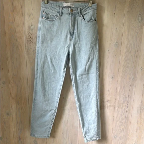 Stradivarius Mom Slim Jeans Size 6