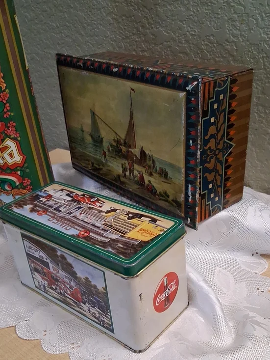 Vintage Tin Lot