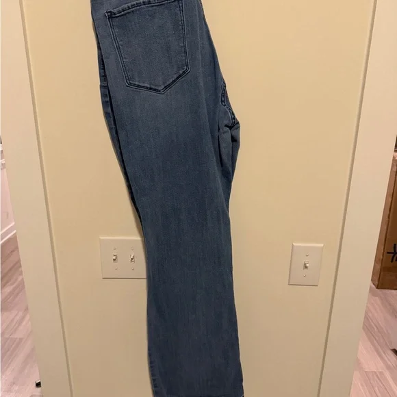 Old Navy Women's Boot Cut Jeans in Blue