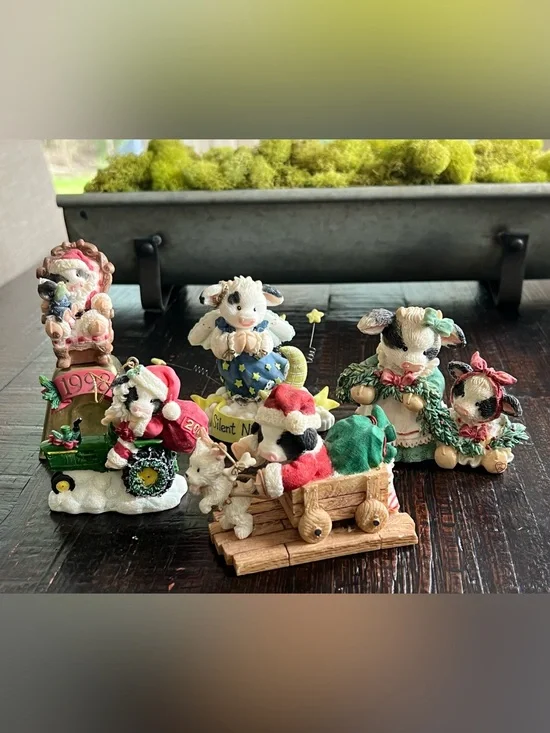 Vintage Enesco Mary's Moo Moos Christmas & Winter Figurine Lot of 5