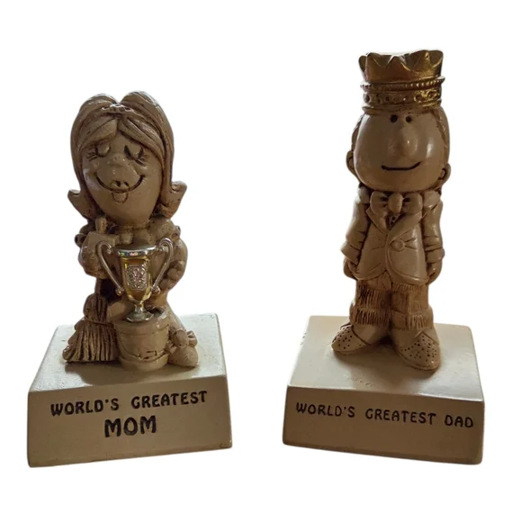 World’s Greatest Mom & Dad Figurines Set Vintage Resin Trophy Parents Gift Decor