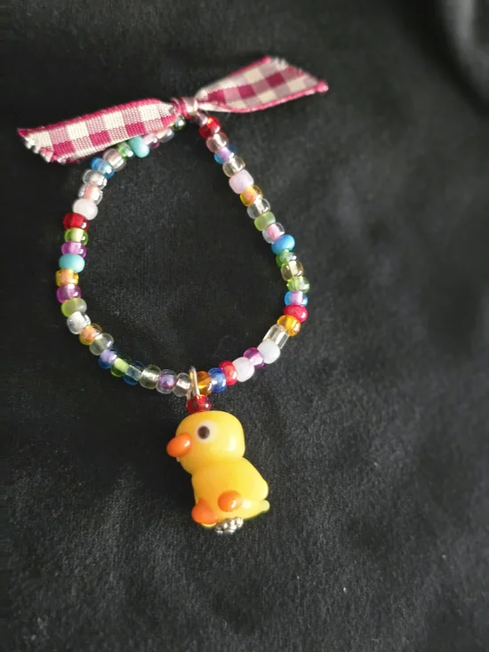 💚 Charm Bracelet - Whimsical Beaded Duck Bracelet - 5.5