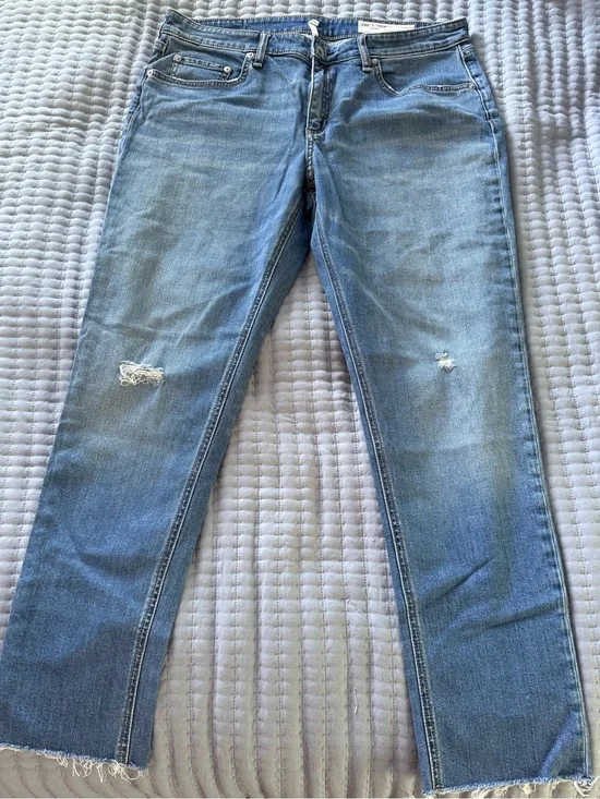 Rag & Bone Boyfriend Jeans Women’s Size 32 Raw Hem Distressed Light Wash