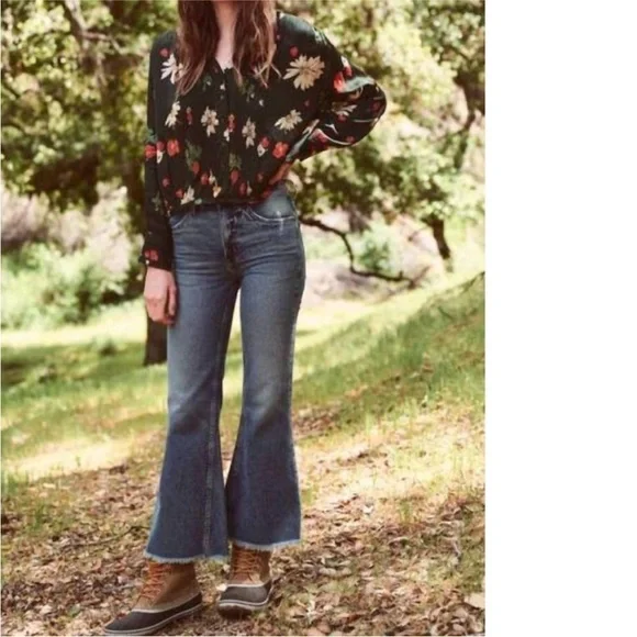The GREAT. Kick Bell Jean Canopy Wash raw hem bell bottom cropped length sz 30