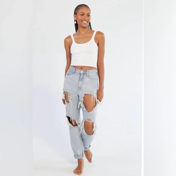 BDG urban outfitters high rise mom jeans - Size 28