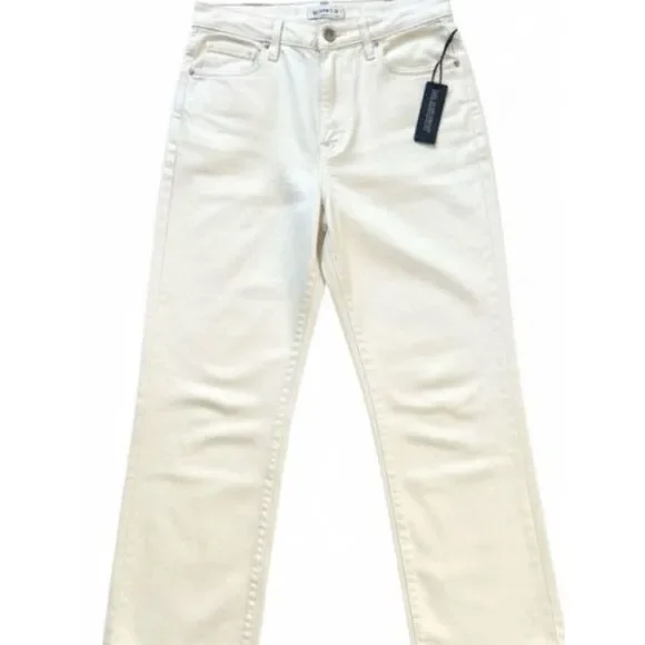 BLANK NYC The Baxter Straight Leg Jeans Size: 29” Color: Ivory