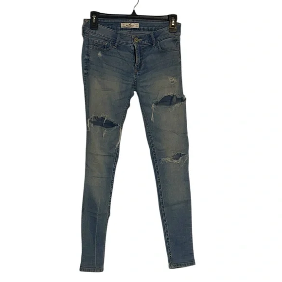 Hollister Women's Light Blue distressed Jeans size 24