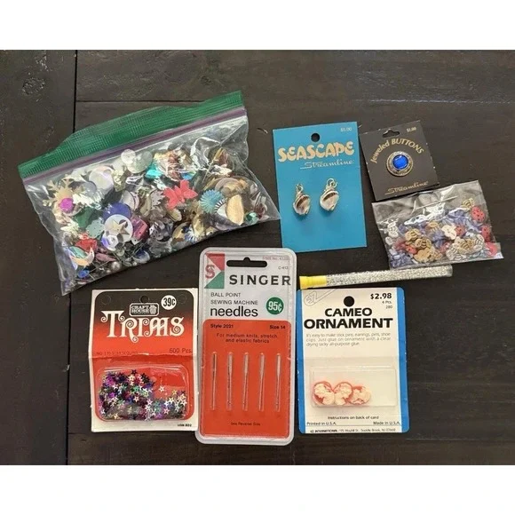 Vintage Mixed Sewing Lot Button Needles Singer Mini Cameos Sequins Crafts‎