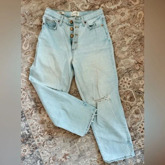 Universal Thread Button Fly Vintage Straight Jeans