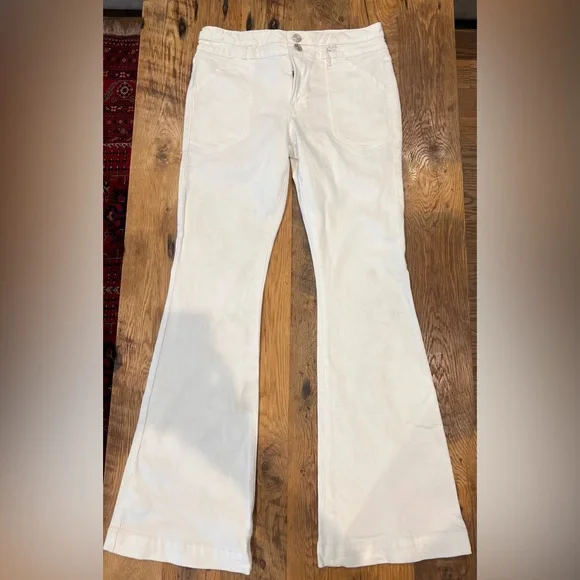 Frame Double Button Mid Rise Flare White