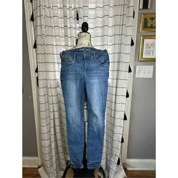 Old Navy Rockstar Mid Rise Jeans Size 4 Regular