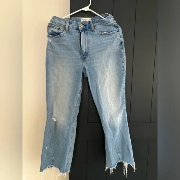 Ambercrombie and fitch curvy love kick flare ultra high waist 28 short