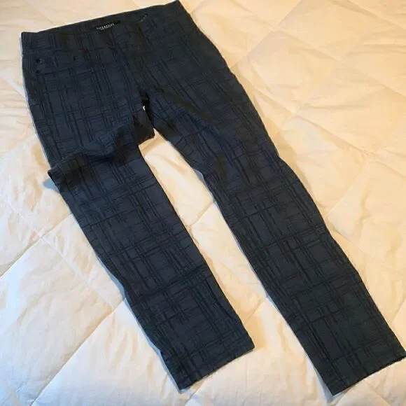 LIVERPOOL jean company, like new, size 8, rayon/nylon/ spandex, super cute