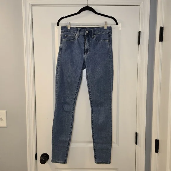 GAP Mid Rise Size 26R Straight Leg Jeans Light Blue Wash With Flex Waist