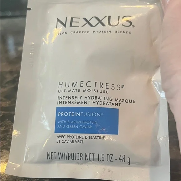 Nexxus Humectress Ultimate Moisture Intensely Hydrating Masque — White/Blue