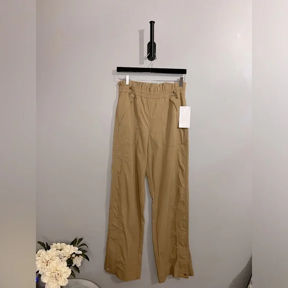 ATHLETA Trekkie parachute pant 8 TALL