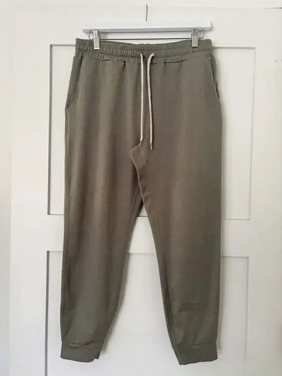 Vuori Performance Jogger Sweatpants in Olive Green Size Medium