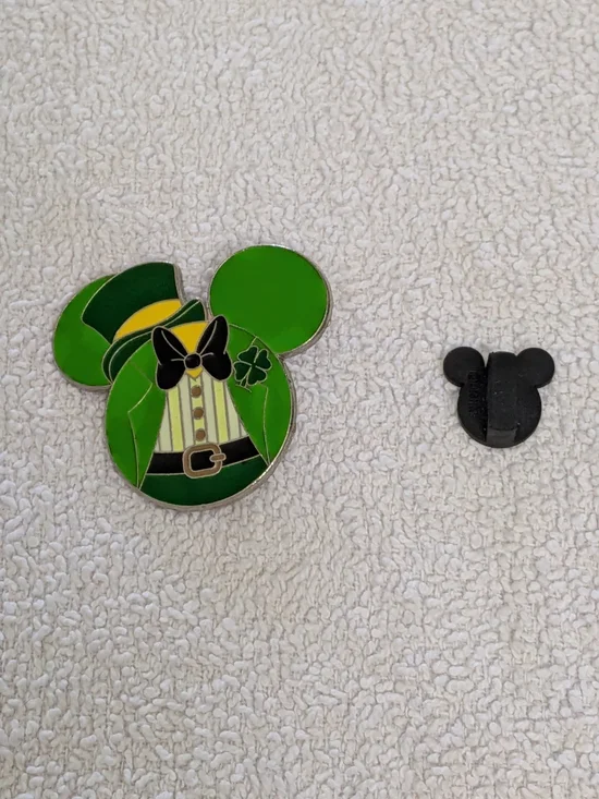 Disney Pin 88180 Mickey Mouse Icon St Patricks Day Leprechaun Retired