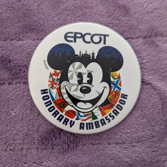 Epcot Disney Honorary Ambassador Button EUC Collectible Mickey Mouse