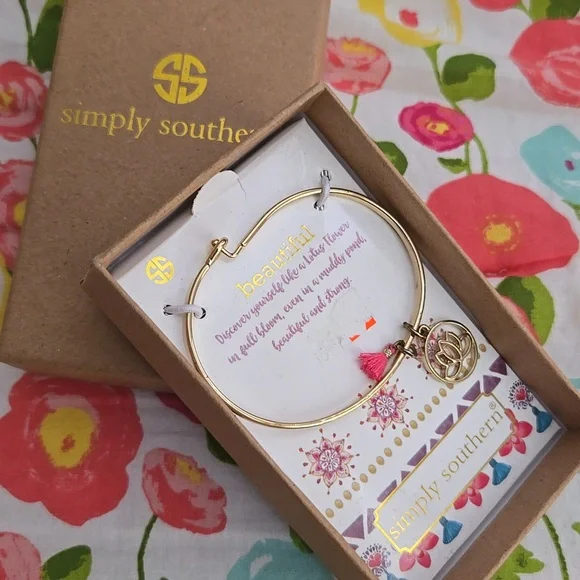 🏖 Simply Southern Lotus Flower Charm Braclet In Gift Box