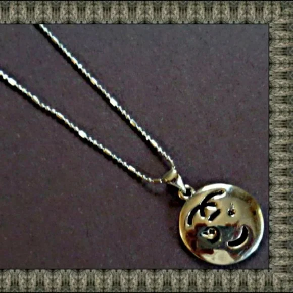 18KRP Baby Face Necklace Unisex