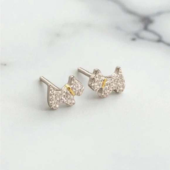 💗💗💗925 silver Moissanite Earrings mini (very small). Very cute.