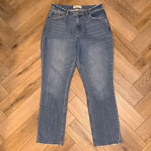 Abercrombie & Fitch Curve Love 90s Slim Straight Ultra High Rise