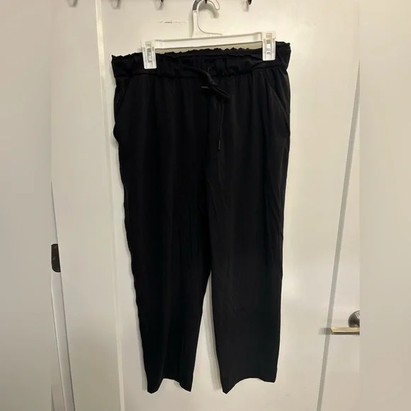 Lululemon On the Fly Pants in Black