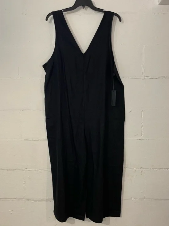 Sleeveless Black V-Neck Jumpsuit