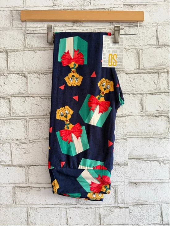 NEW LuLaRoe holiday dog-themed leggings size OS festive print of gifts & dogs