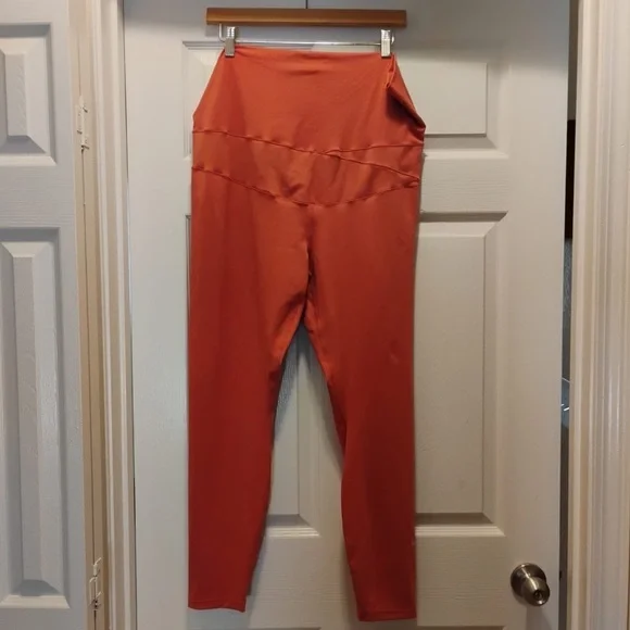 NWOT Nike Dri-FIT High-Waisted Leggings Salmon Pink Moisture Wicking Size XXL