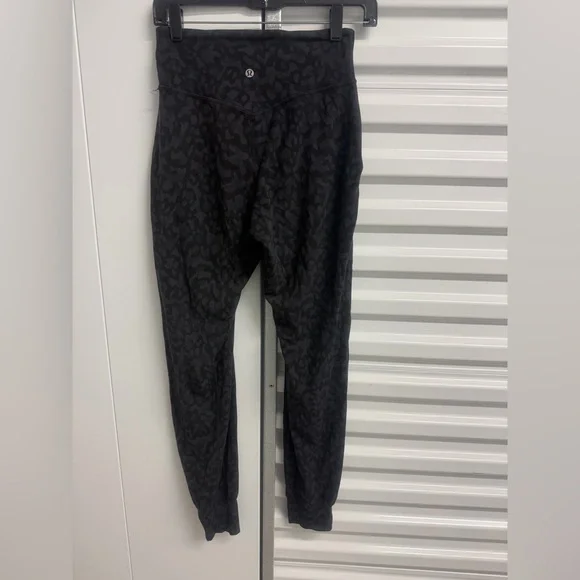 Lulu Chic Black Patterned Leggings
