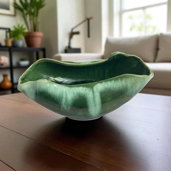 Vintage Green Ceramic Leaf Dish Bowl – Mid-Century Modern Planter Decor Bowl