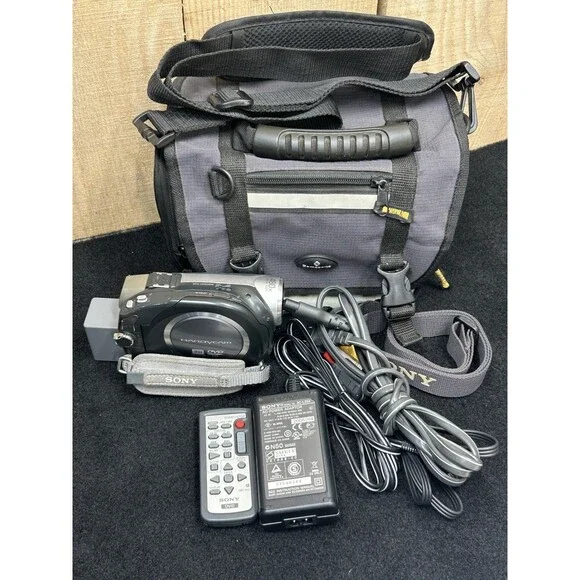 Sony Handycam DCR-DVD 203 DVD Camcorder 12x Optical Zoom with Accesories B-17