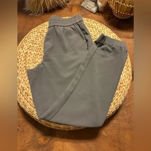UEC Banana Republic Women's Soft Jogger Pants Gray Sz 0 Short dress/athelisure