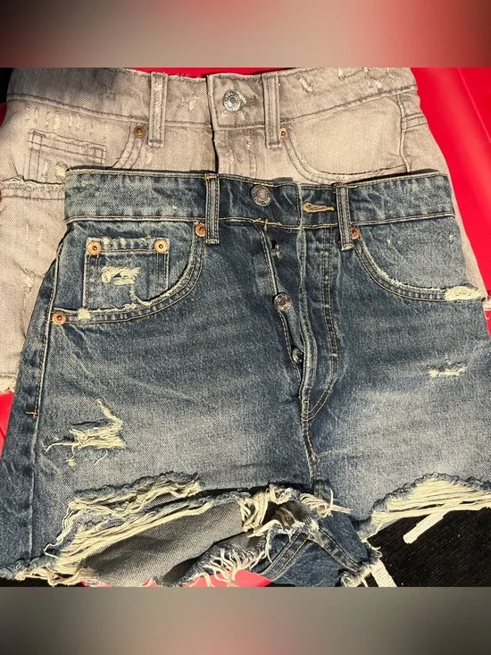 Zara 2PC TRF High-Waisted Distressed heavily frayed, raw, Denim Shorts SZ 2