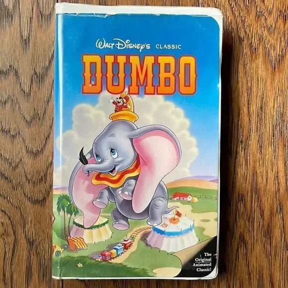🔥host pick🔥 Black diamond Disney Classic Robin Hood VHS Tape.