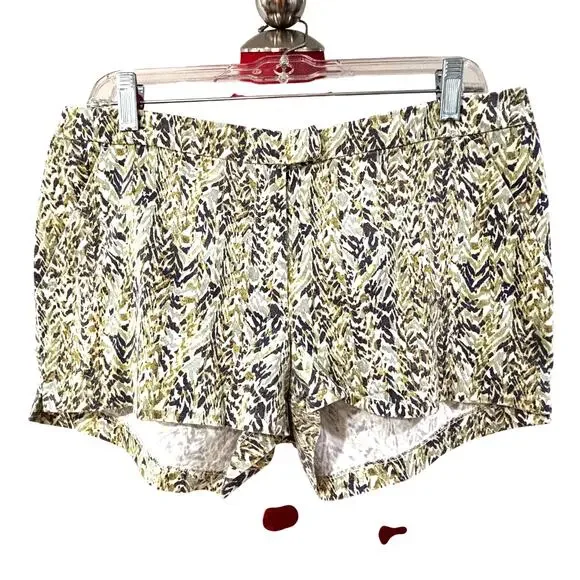 H&M cotton blend short shorts size 10 green gray abstract print pockets stretch