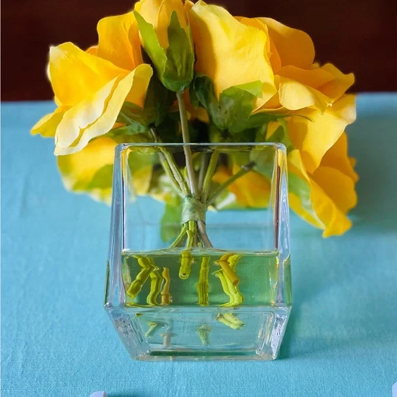 Yellow Rose Arrangement in Clear Glass Square Vase