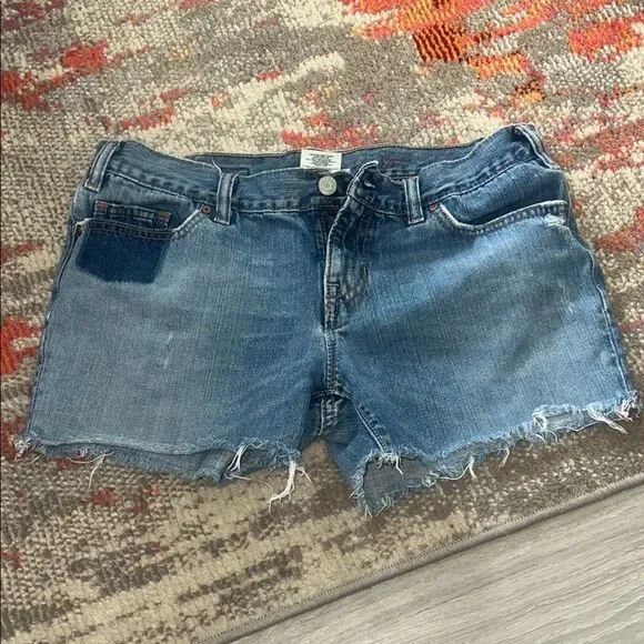 Blue Jean Shorts with Frayed Hem and Two-Tone Design