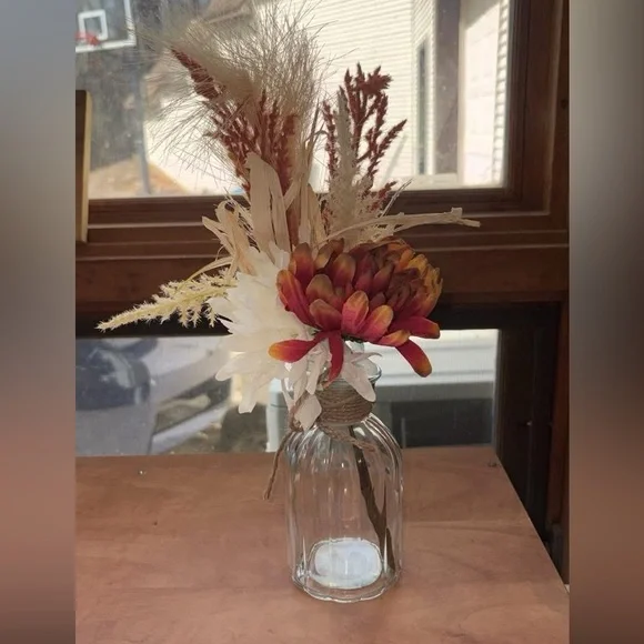 5/$10 Rustic Floral Glass Vase with Autumn Accents