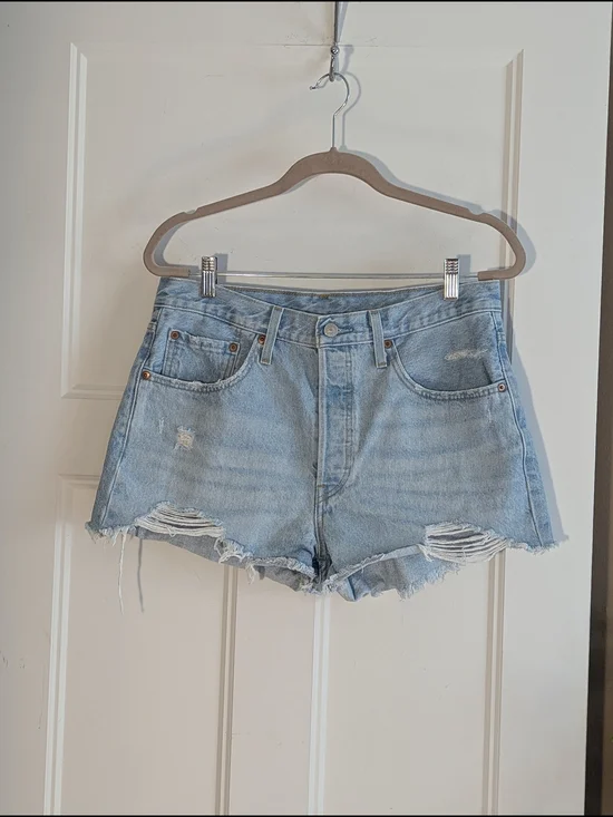 Levi's Light Blue Distressed High Rise Button Fly Denim Jean Shorts. Sz 31.
