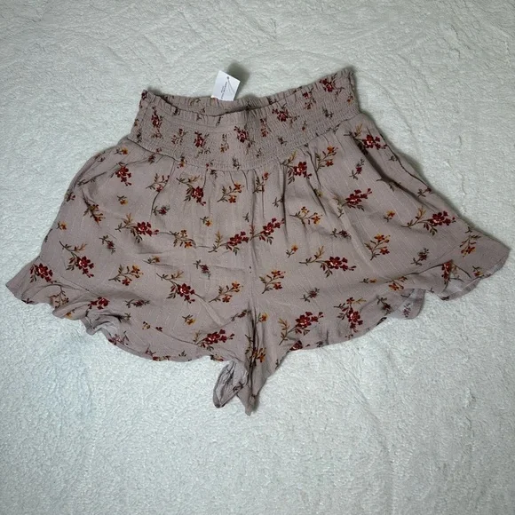 American Eagle floral high-waisted shorts Size Medium