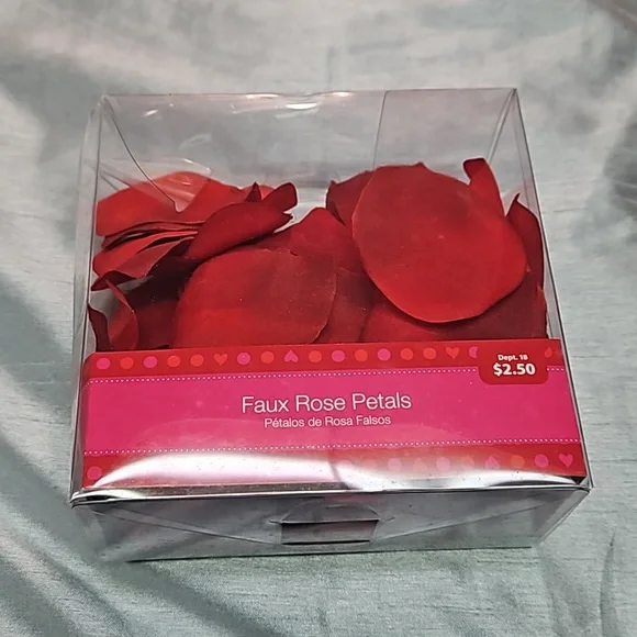 *Free w/ purchase* Faux Rose Petals