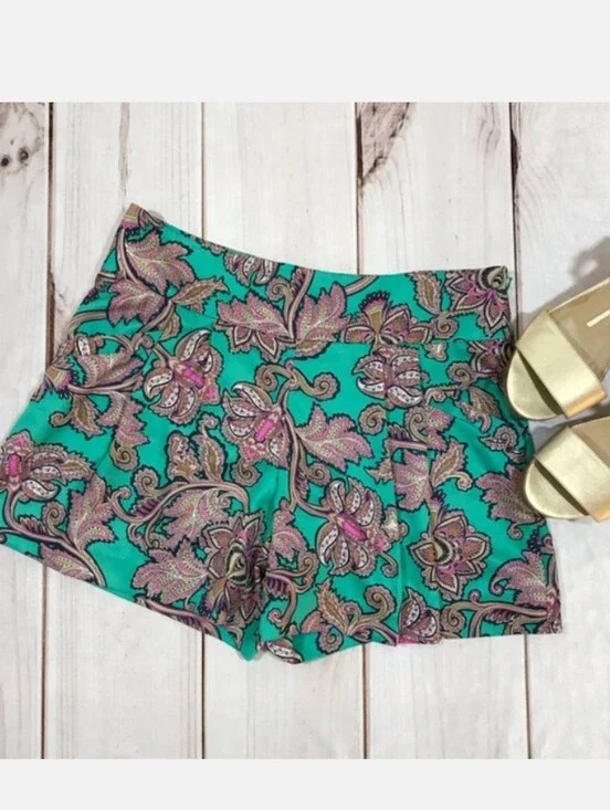 LOFT Turquoise Green Silk Dress Shorts Paisley Cuffed Pleats Ann Taylor 8 Medium