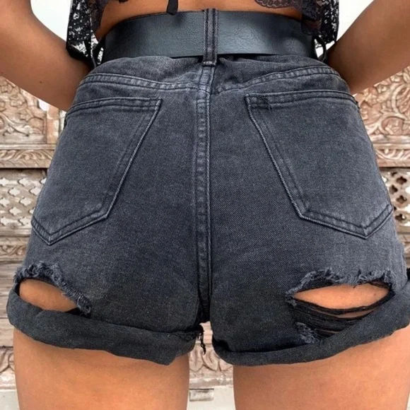 Tiger mist Francie high rise black denim cheeky shorts size small